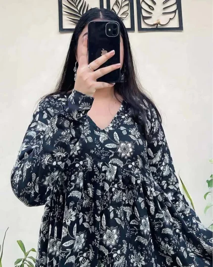 Women Typographic Print Regular Fit T-Shirt